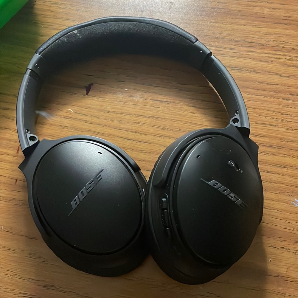 wireless black noise cancellation headphones